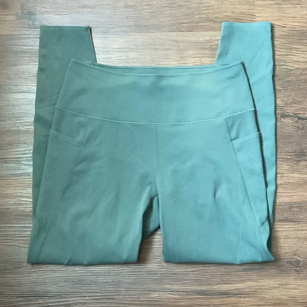 Uniqlo Women’s Leggings - Picture 3 of 9